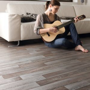 0893 Wood Effect Anti Slip Vinyl Flooring 